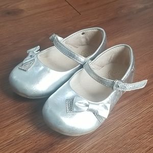Leather silver shoes size 6